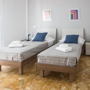 https://il-centrale.hotelitalianriviera.com
